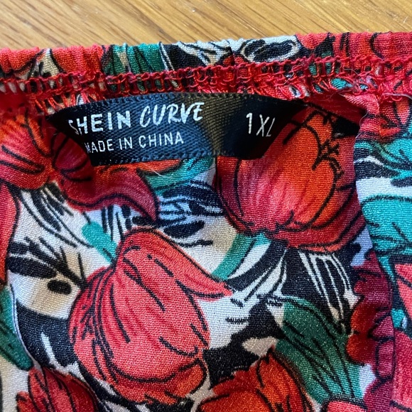 Plus Size Floral Ruffle Top - Picture 3 of 3